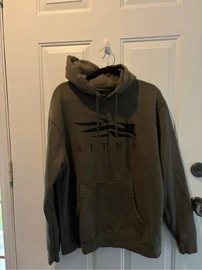 Sitka Men's Logo Pullover Hoodie — Olive Green